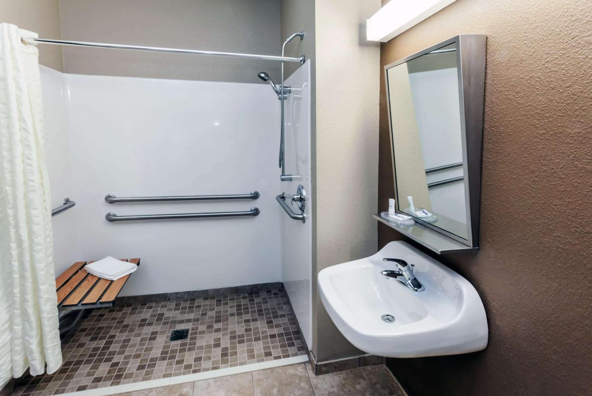 1 Queen Bed Accessible Studio Suite Non-Smoking,672787713:JPEG
